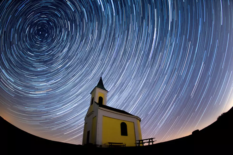 April Astronomy: First Meteor Shower in Months, Pink & Rare Black Moon